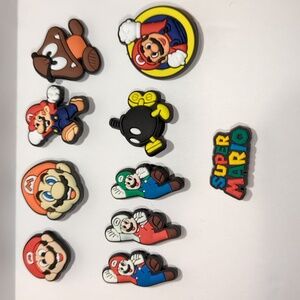 10 CROC CHARMS Super Mario